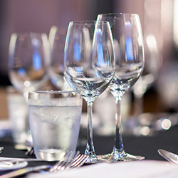 How to Keep Glassware Clean and Sparkling