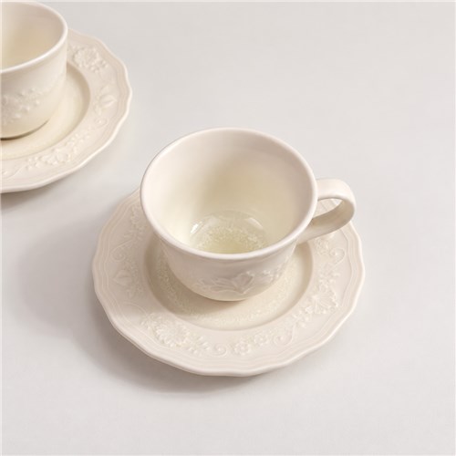 vintage-hush-cups-and-saucers-lifestyle-2