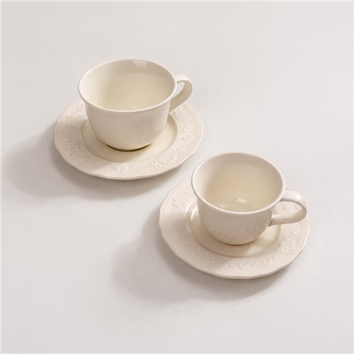 vintage-hush-cups-and-saucers-lifestyle