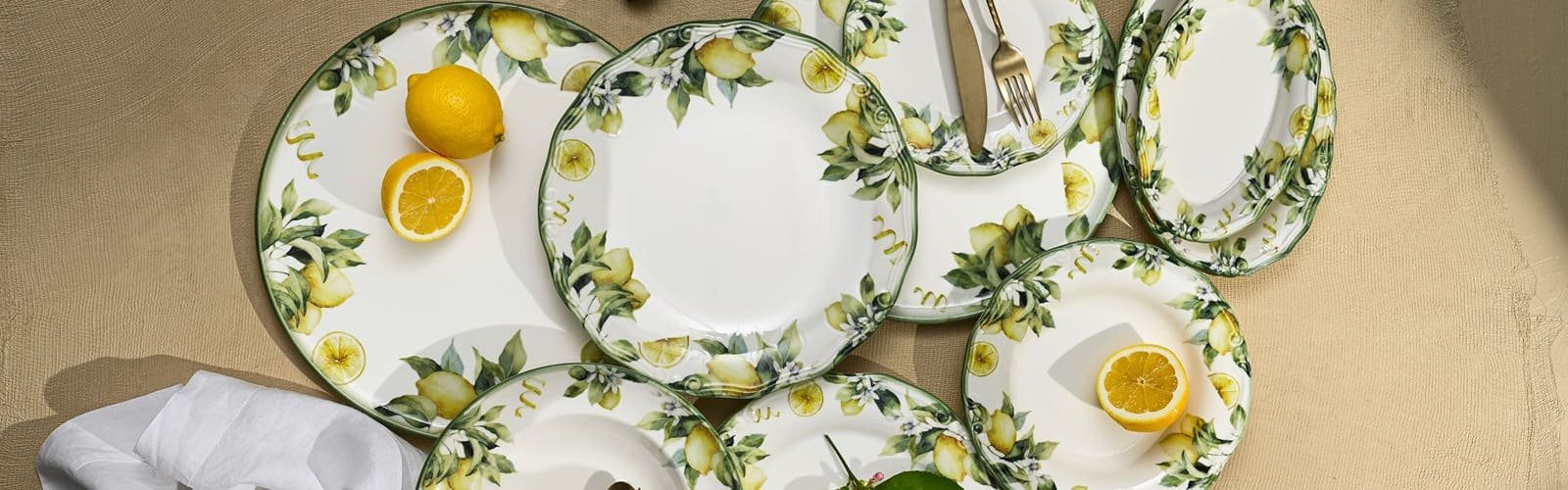 European Vintage Charm: How Curated Tables Are Shaping Hospitality