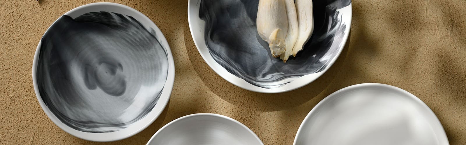 More Than a Plate: How Handmade Tableware Shapes the Dining Experience
