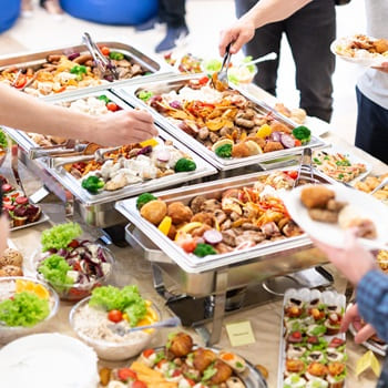 How to Transport Hot Food Safely While Retaining Quality 