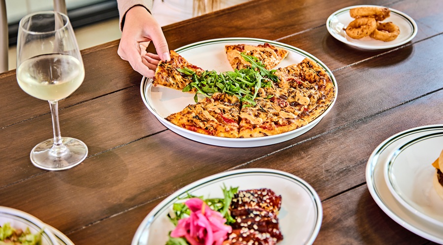 plaza crockery range lifestyle image